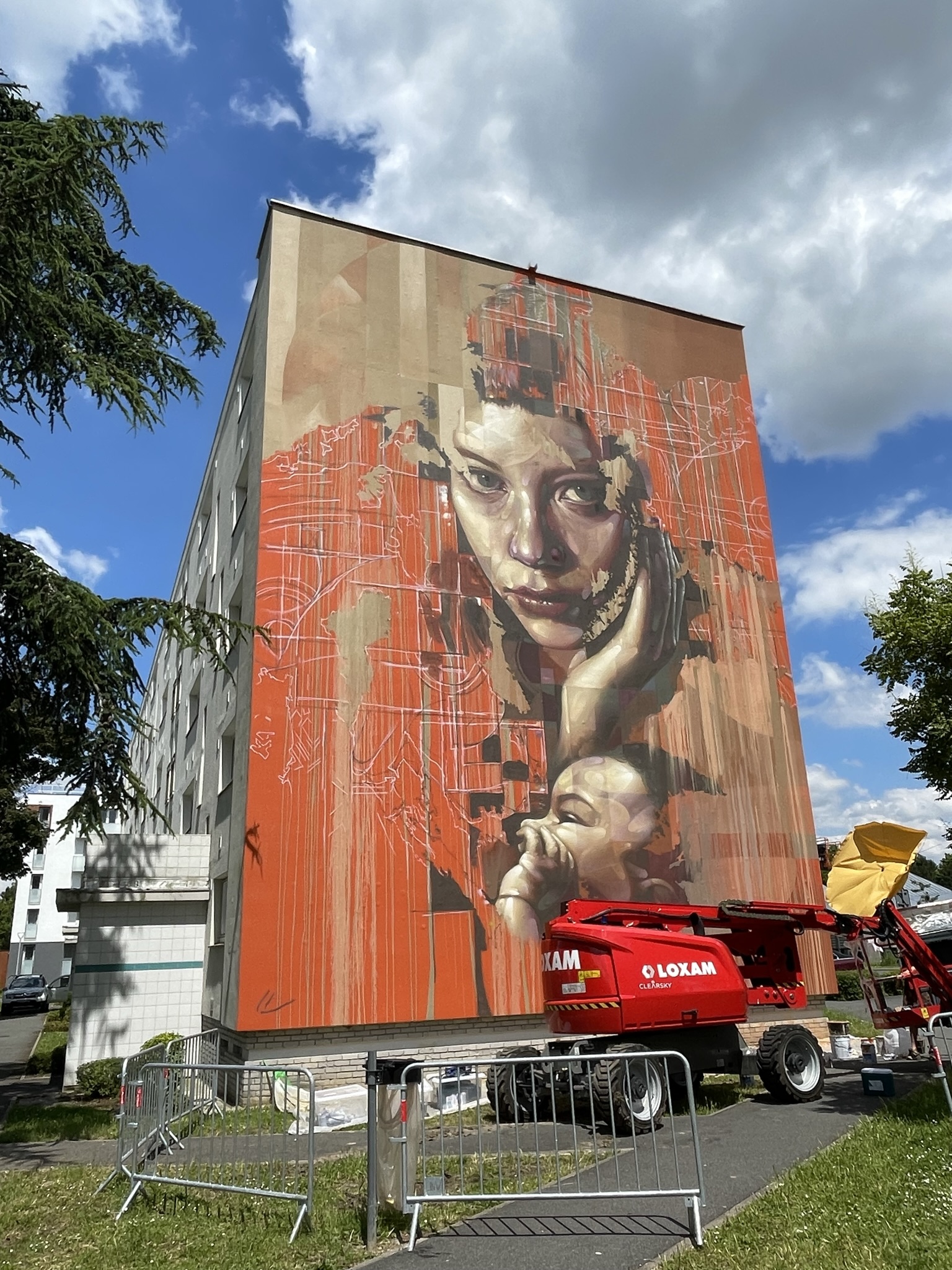 Festival des arts urbains, street art sur les murs des immeubles de l'OPAL