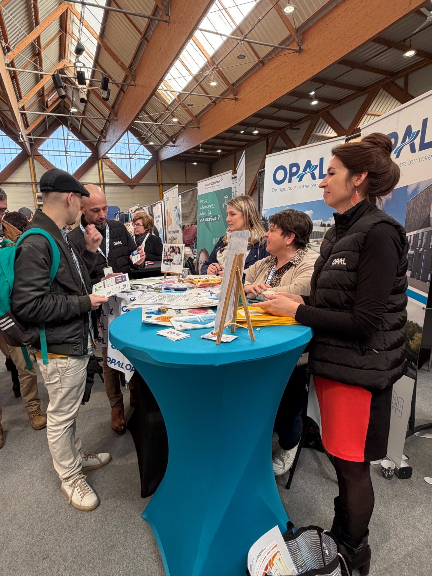 Trouve ton job. Salon; OPH; Bailleur. RH. Recrutement. Emploi.